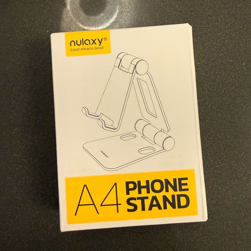 A4 Phone Stand - Silver